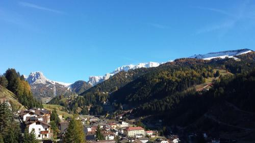 Hotel Garni Gardena - Appartments Santa Cristina Val Gardena Ngoại thất bức ảnh