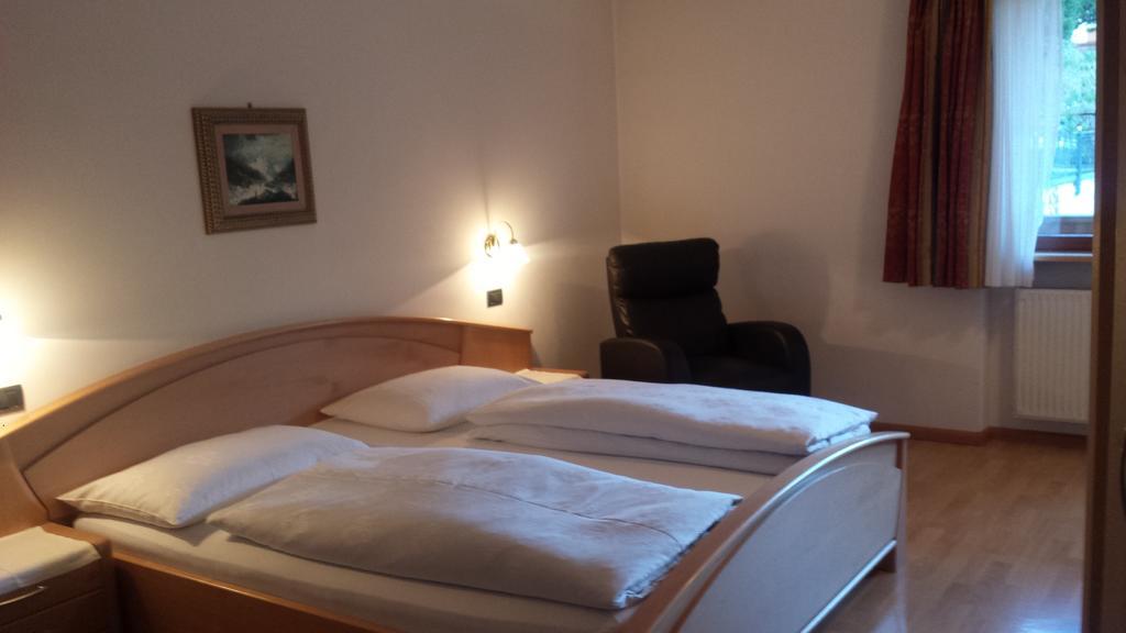 Hotel Garni Gardena - Appartments Santa Cristina Val Gardena Phòng bức ảnh