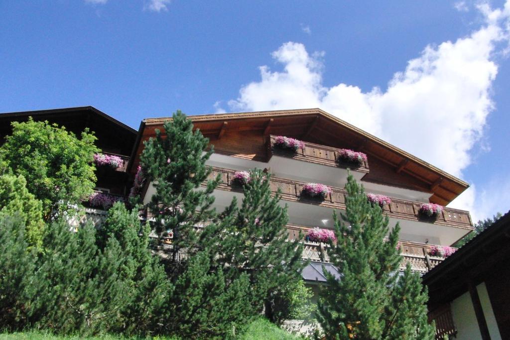 Hotel Garni Gardena - Appartments Santa Cristina Val Gardena Ngoại thất bức ảnh