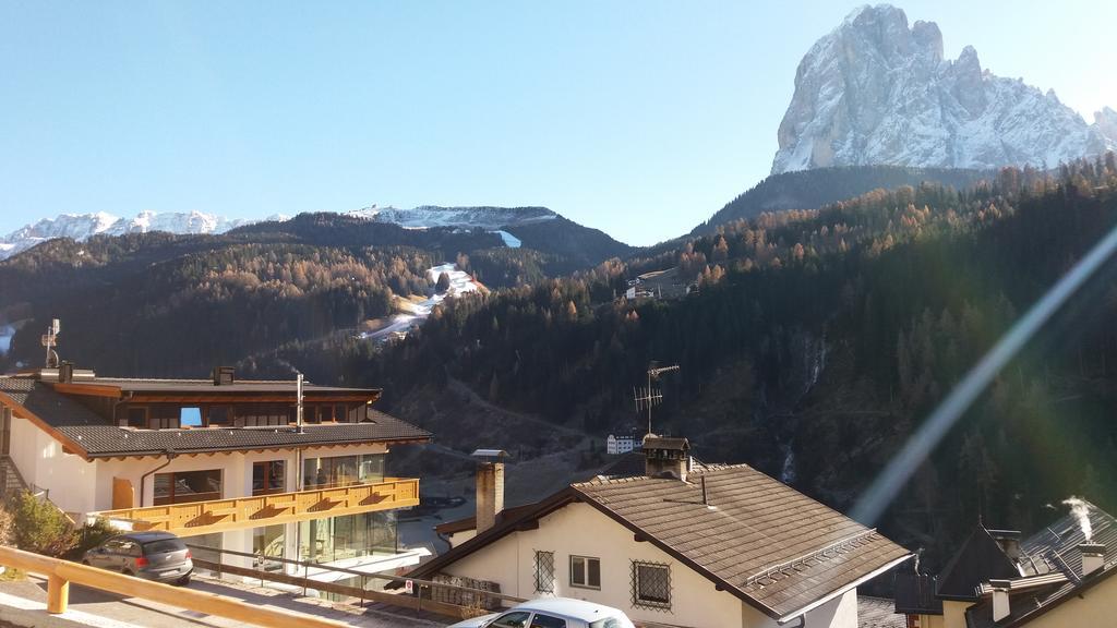 Hotel Garni Gardena - Appartments Santa Cristina Val Gardena Ngoại thất bức ảnh