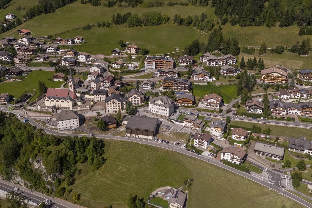 Hotel Garni Gardena - Appartments Santa Cristina Val Gardena Ngoại thất bức ảnh