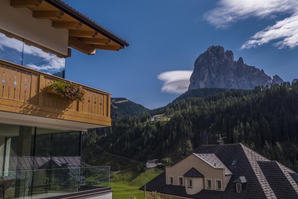 Hotel Garni Gardena - Appartments Santa Cristina Val Gardena Ngoại thất bức ảnh