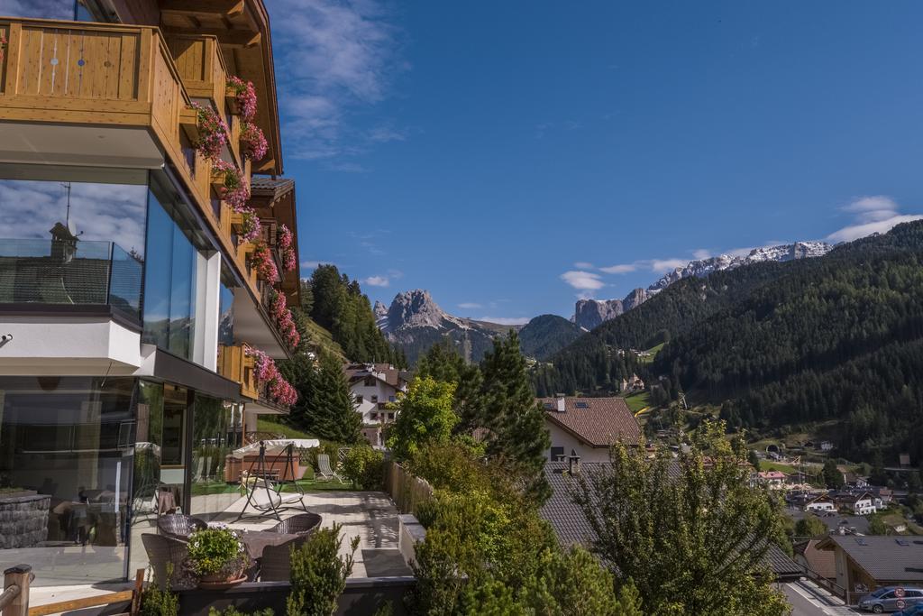 Hotel Garni Gardena - Appartments Santa Cristina Val Gardena Ngoại thất bức ảnh