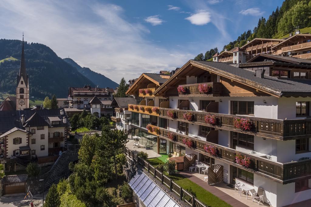 Hotel Garni Gardena - Appartments Santa Cristina Val Gardena Ngoại thất bức ảnh